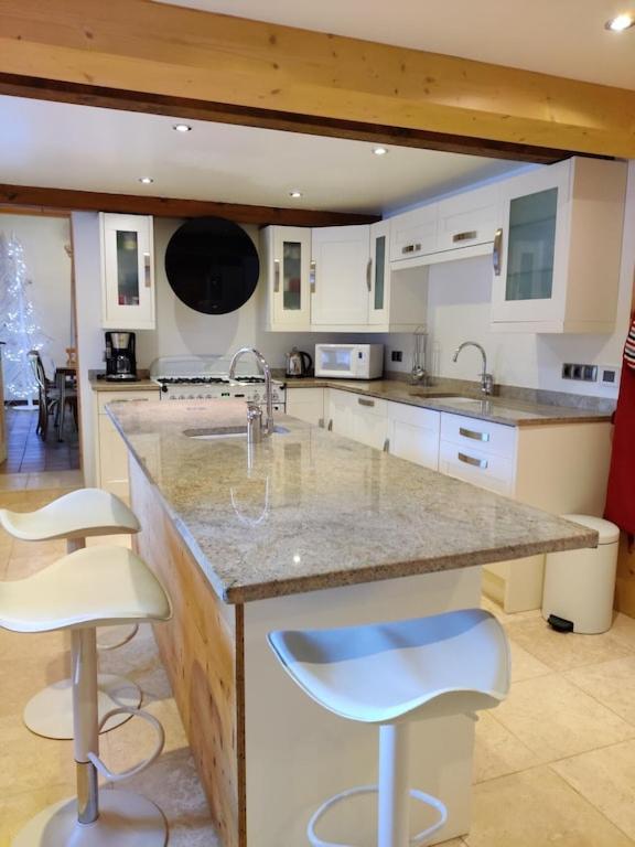 Spacious Ski Chalet In Traditional French Village, Sleeps 8, Four Star With Fibre Broadband อาบงดองซ์ ภายนอก รูปภาพ