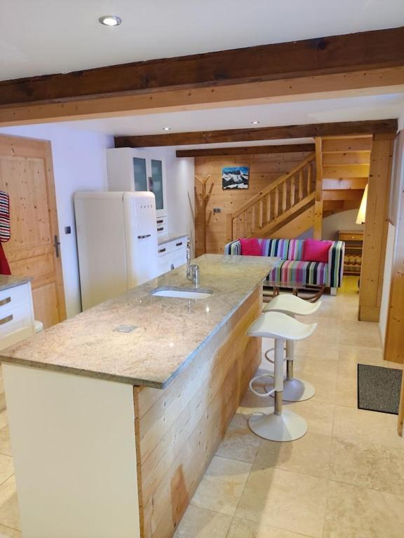 Spacious Ski Chalet In Traditional French Village, Sleeps 8, Four Star With Fibre Broadband อาบงดองซ์ ภายนอก รูปภาพ
